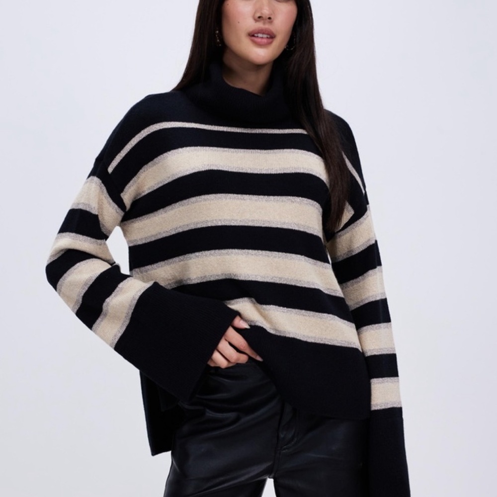 Pathcow  Paris Women’s Crop Top Sweater Made Multicolor Sz S  N2